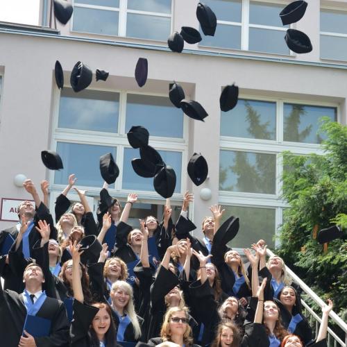 Promoce absolventů pregraduálních SP na FVHE